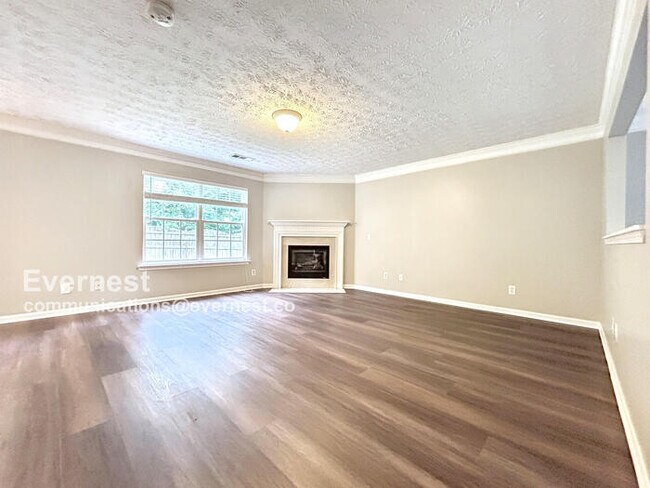 Building Photo - 520 Kensigton Park Dr