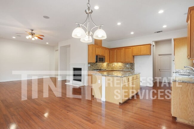 Building Photo - 6025 CreekBerry Wy