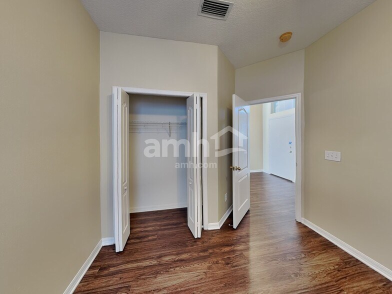 Building Photo - 8003 Moccasin Trail Dr