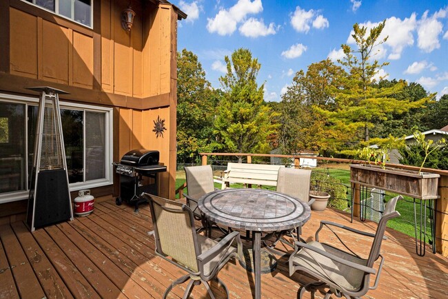 Building Photo - 4400 Valley Rd