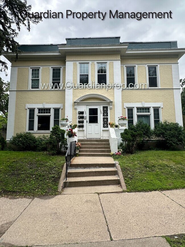 Building Photo - Spacious Prospect Park Upper Level, Sun Ro...