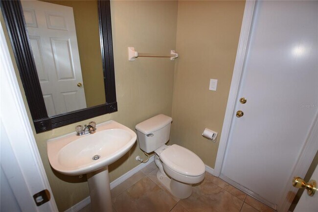 Building Photo - 1051 N Breeze Ct