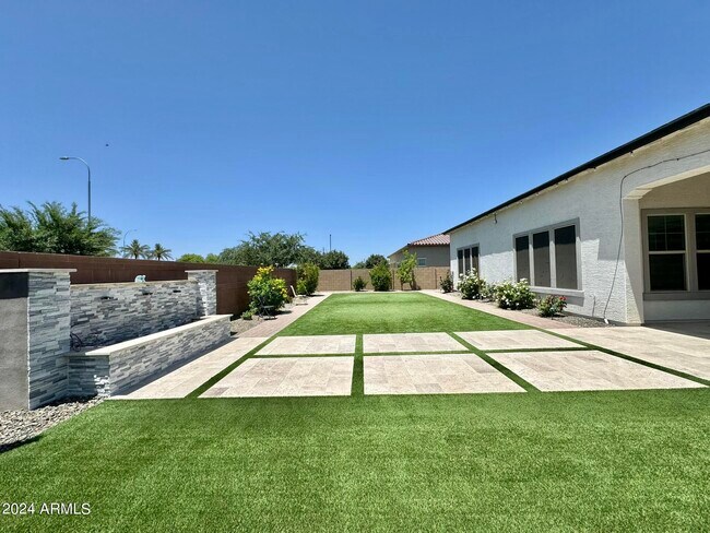 Building Photo - 3453 E Aloe Dr