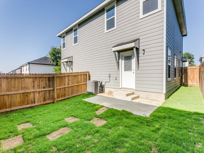 Building Photo - 1 Month Free Rent! New Construction Duplex!