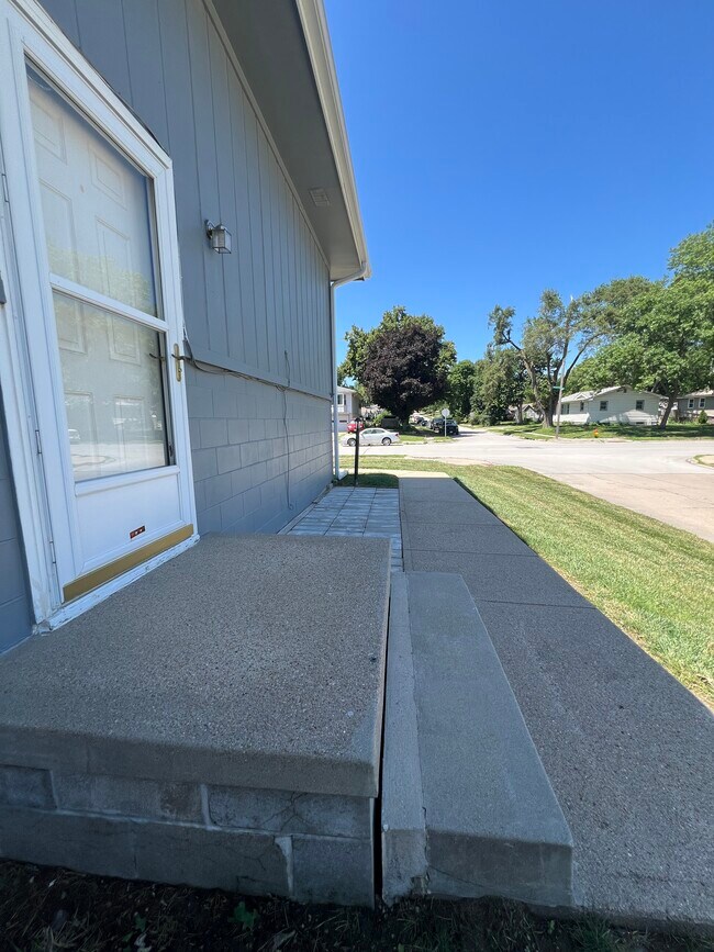 Building Photo - 5051 Marshall Dr