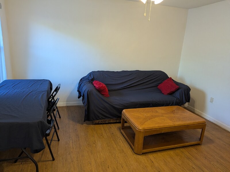 Building Photo - 3600 SW 23rd St