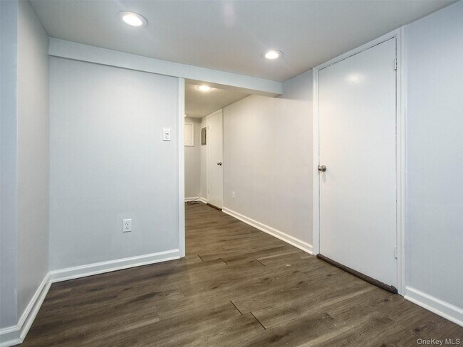 Building Photo - 3 Pequot Ave