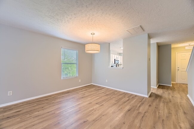 Building Photo - 5855 Monroe Crossing