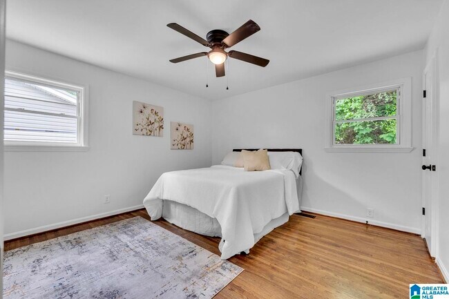 Building Photo - 917 S Forrest Dr