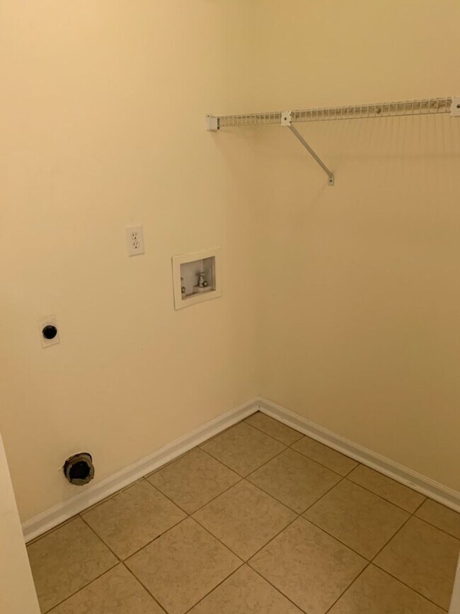 Building Photo - 706 Timber Ridge Trail