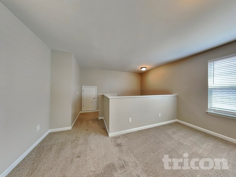 Building Photo - 1050 Paddock Park Cir