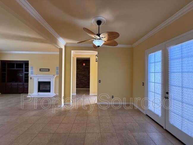 Building Photo - 523 Ruess Rd