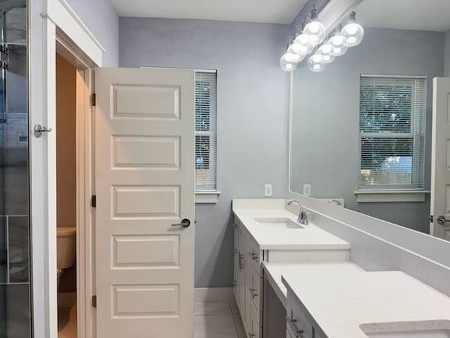 Building Photo - Palm Heaven!!Application and more info @ https://www.sandseekerrealty.com/long-term-rentals/. Cli...