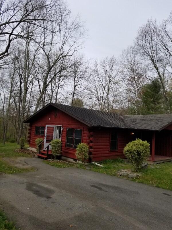 Building Photo - 204 Sellersville Dr