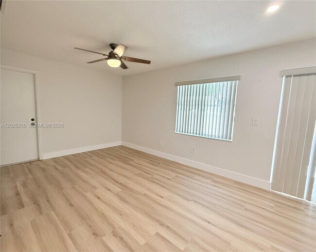 Building Photo - 9832 NW 9th Ct