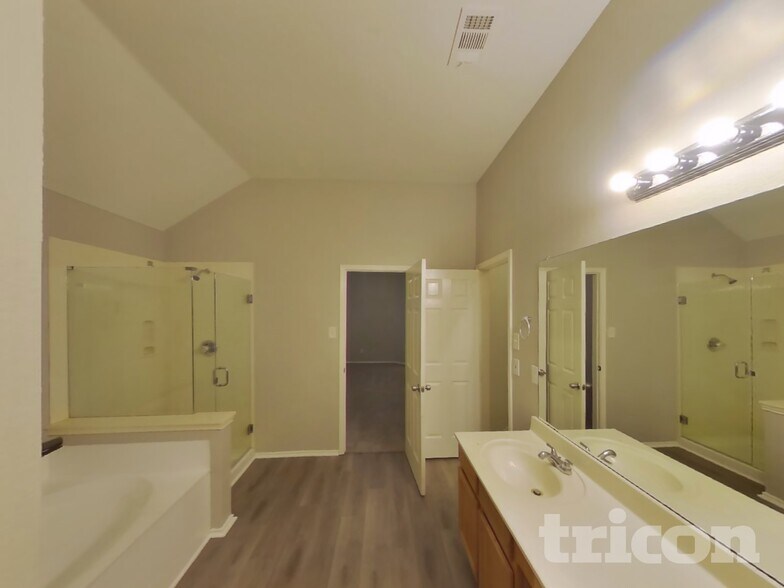 Building Photo - 2109 Pecan Creek Dr