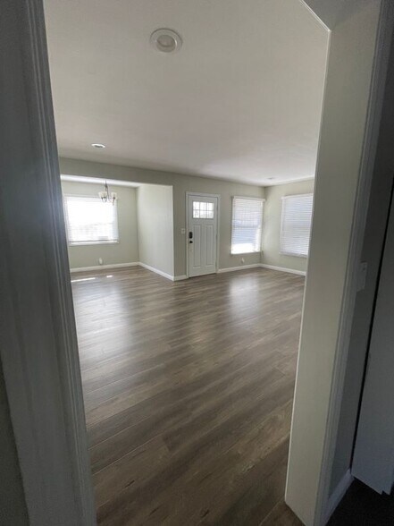 Building Photo - 1029 W 122nd St