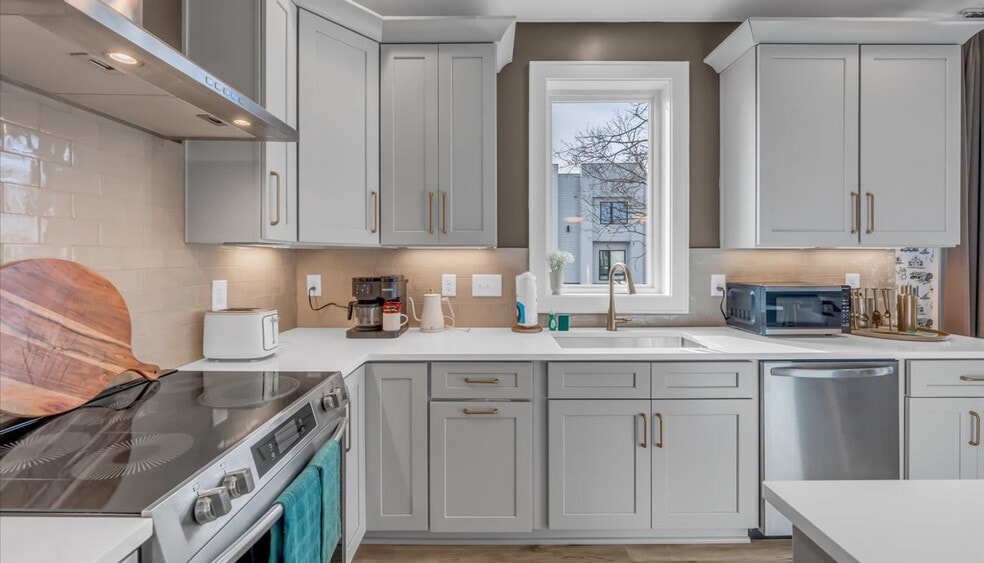 Building Photo - 1112 Baptist World Center Dr