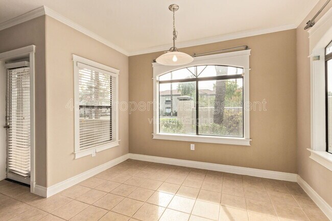 Building Photo - 15095 N Thompson Peak Pkwy