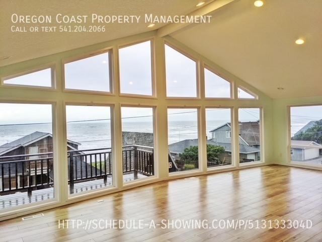 Building Photo - Outstanding 4 Bedroom House Lincoln City