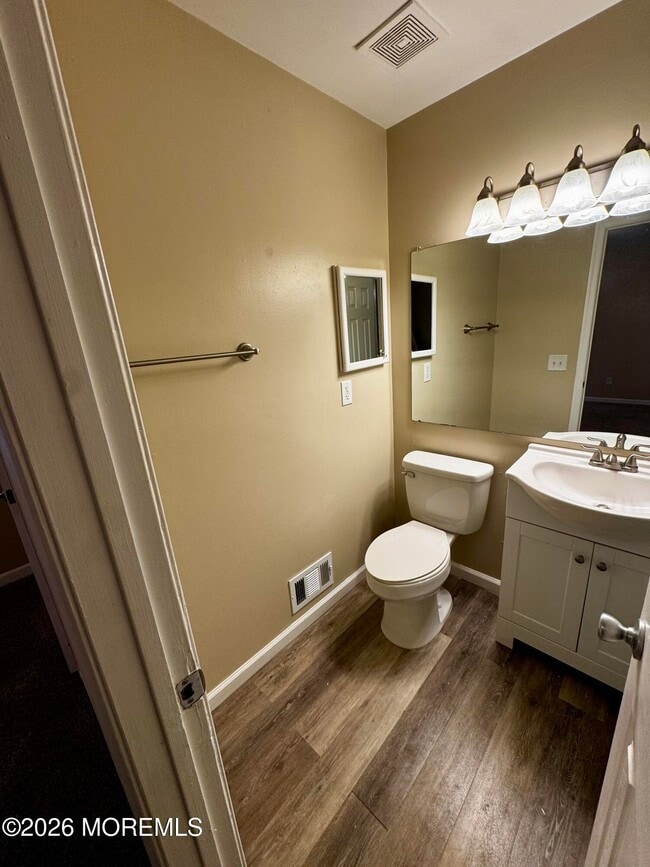 Building Photo - 905 Arlington Dr