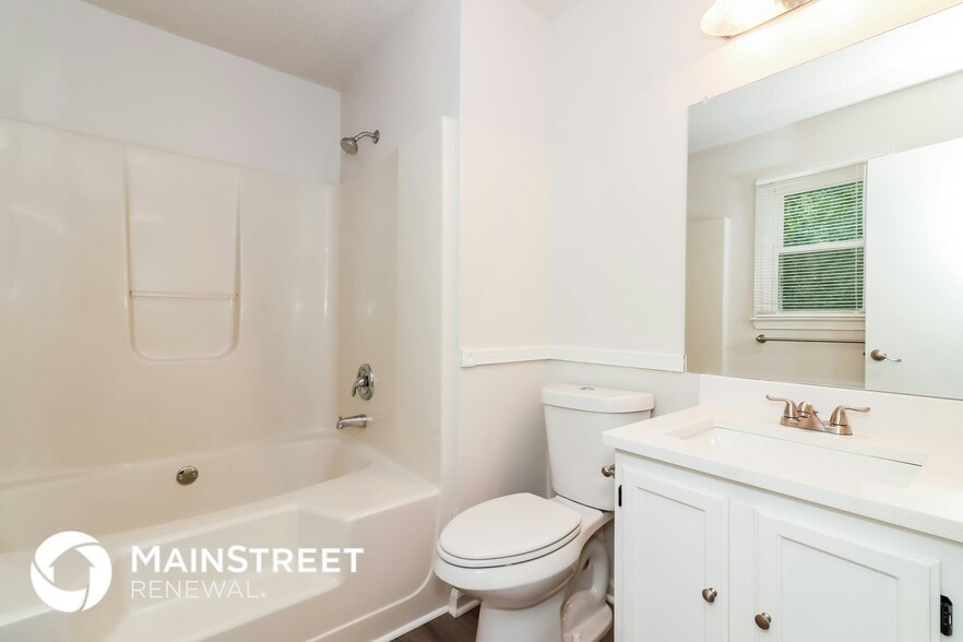 Building Photo - 41 Valley Dr