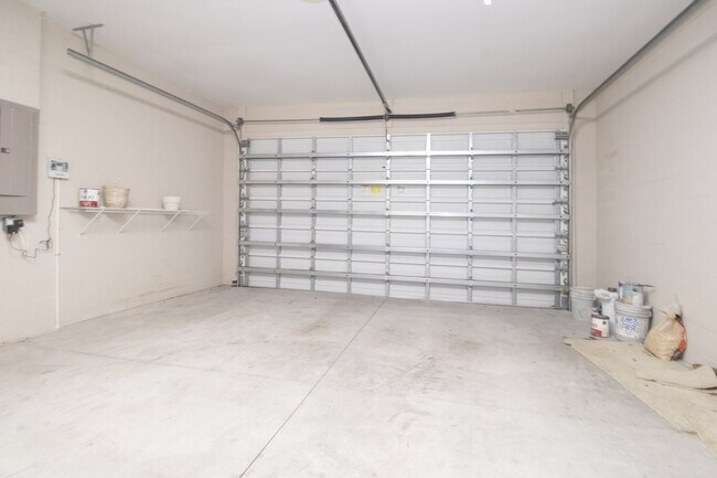 Building Photo - 4 bedroom 3 Bath Pool home in Lakewood Ran...
