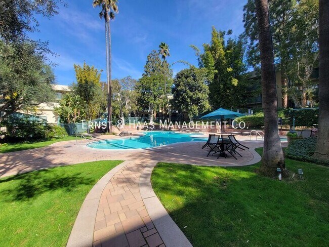 Building Photo - 448 N Bellflower Blvd