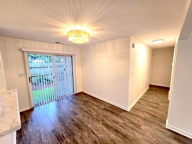 Building Photo - Charming 3BD/3BA Home with Modern Upgrades