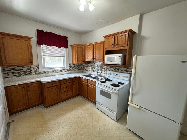 Building Photo - Thurman Ave 273-275 WAG