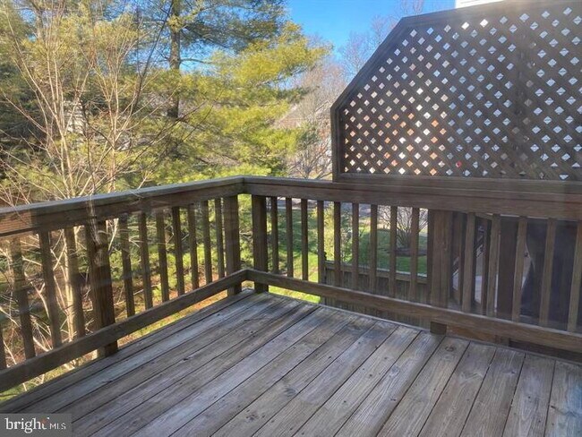 Building Photo - Impressive Three-Bedroom Townhome in North...