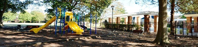 Building Photo - Clubhouse and pool community in the heart of Greenbrier!