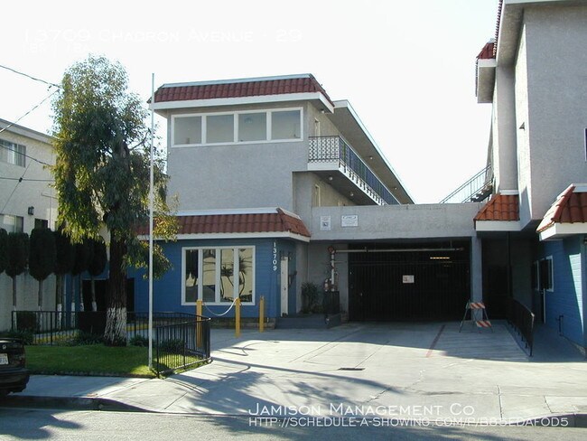 Primary Photo - 13709 Chadron Ave