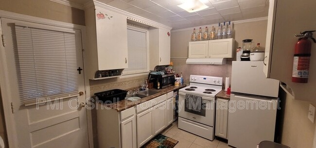 Building Photo - 5914 Annette St