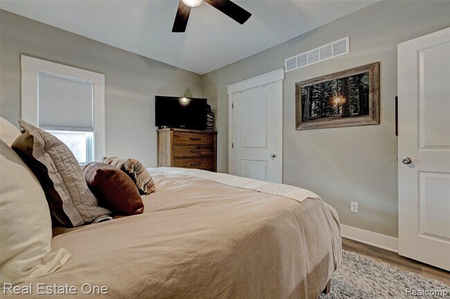 Building Photo - 15 South St