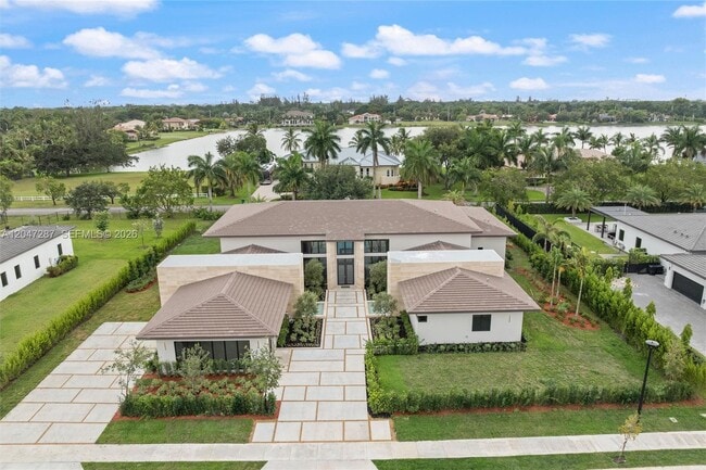 Building Photo - 14930 SW 16 Ct
