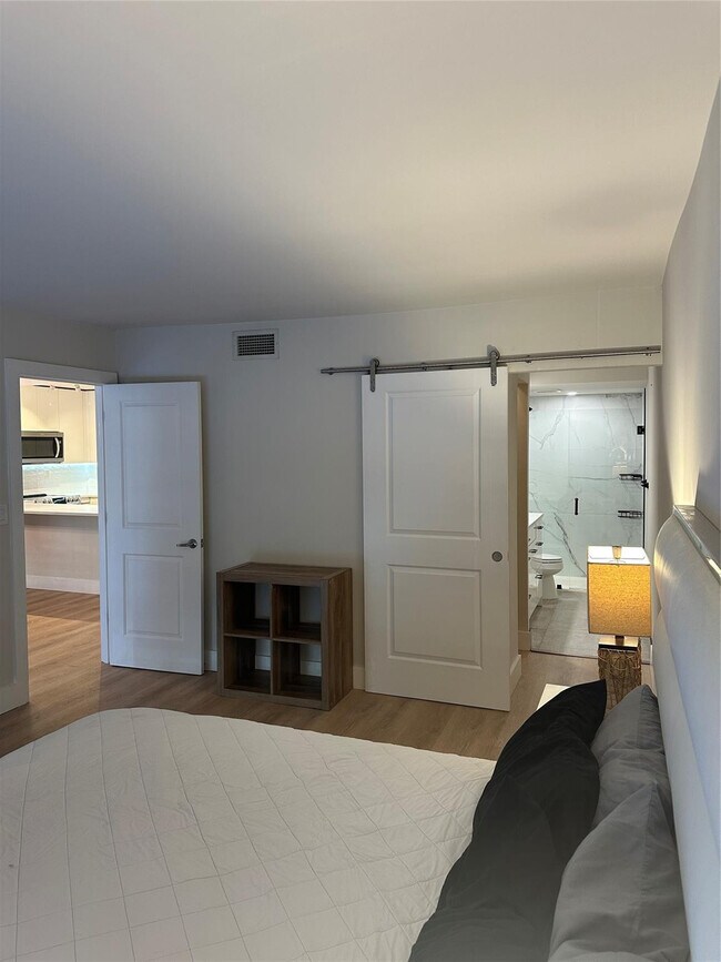 Building Photo - 3821 Environ Blvd