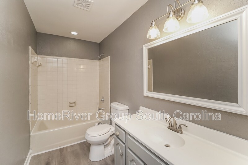 Building Photo - 667 Chelsea Ct