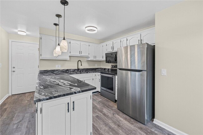 Building Photo - 49 Bucklebury Hill