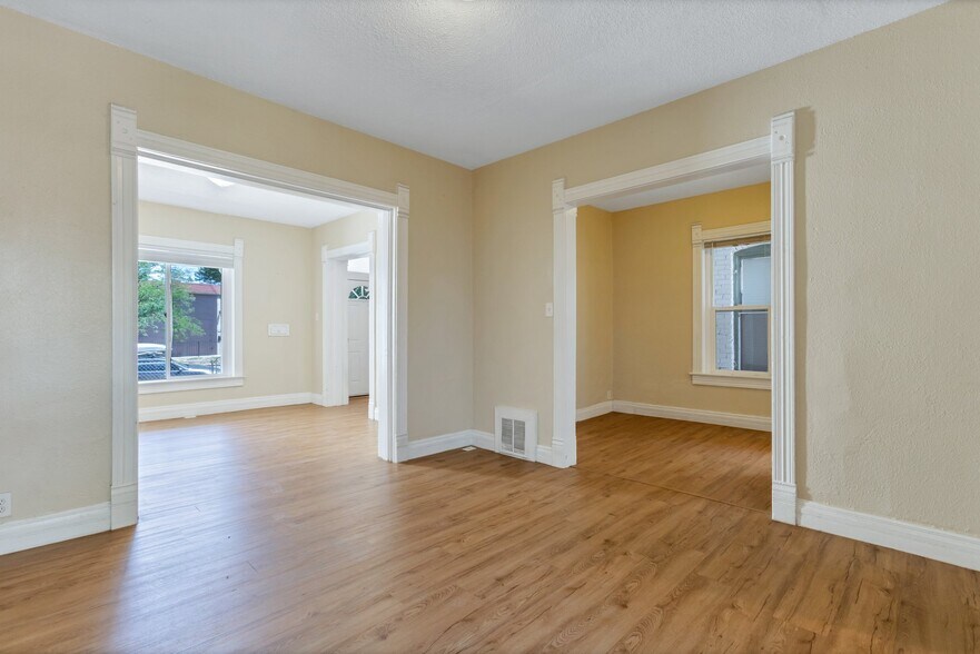 Living Room - 2707 N Downing St