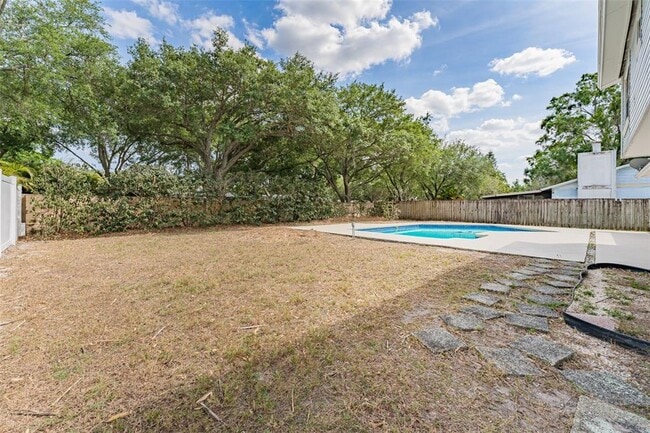 Building Photo - 16203 Fantasia Dr