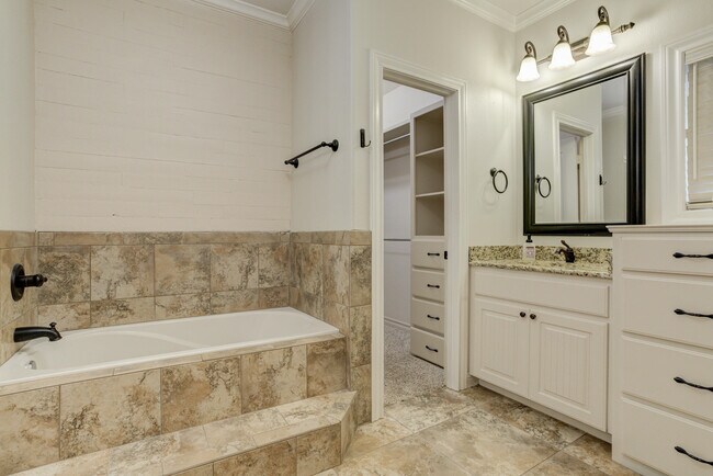 Building Photo - 803 Avenue S