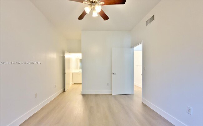 Building Photo - 7200 NW 114th Ave