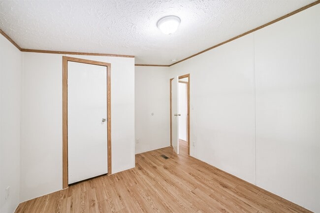 Building Photo - 33205 Wedgewood Dr