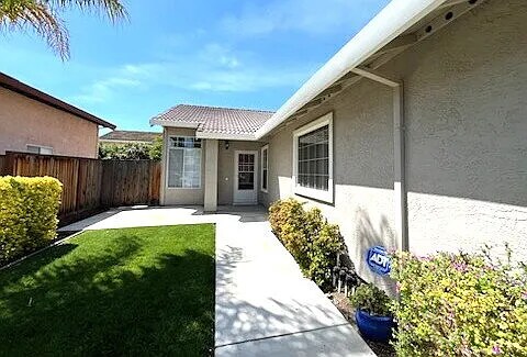Building Photo - Charming 4-Bed Tracy Home