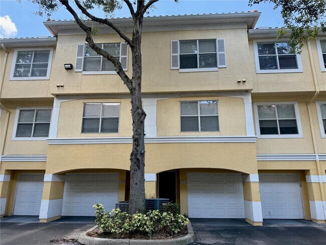 Building Photo - 3011 Legacy Villas Dr