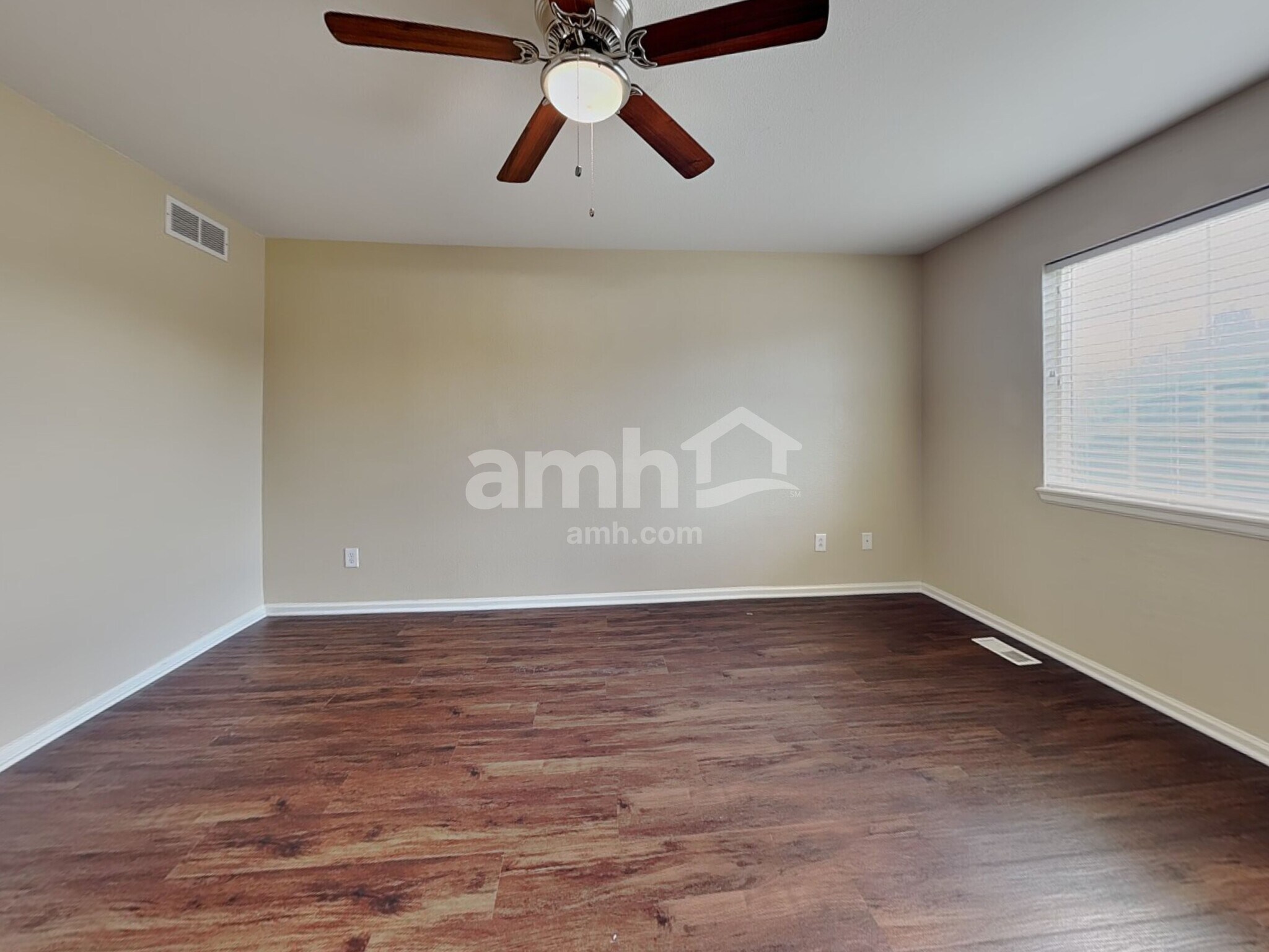 Building Photo - 469 Hayloft Way