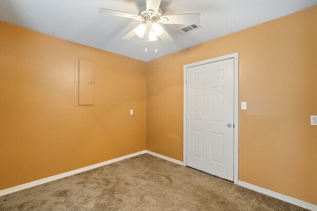 Building Photo - 330 Boggy Hollow Rd