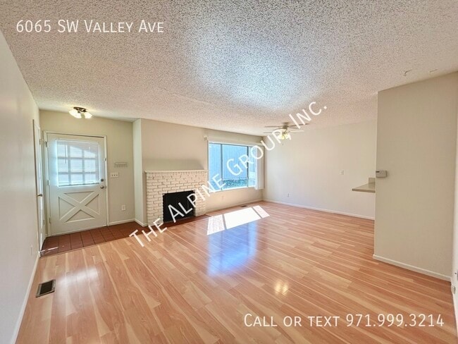 Building Photo - 2 Bedroom Townhome in Beaverton off Allen ...