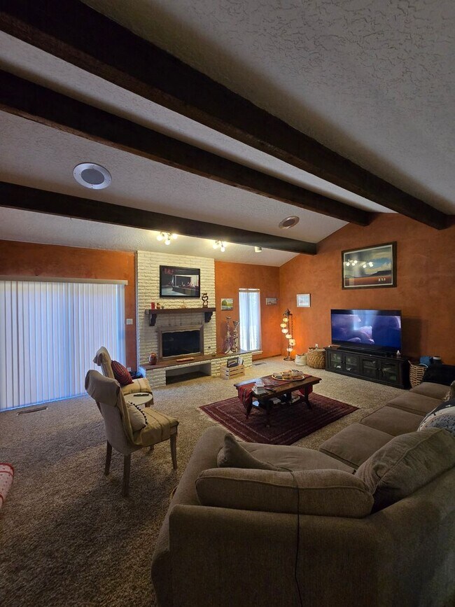 Building Photo - 1257 Colonial Pkwy